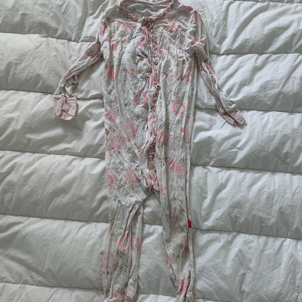 Magnetic me sleeper
